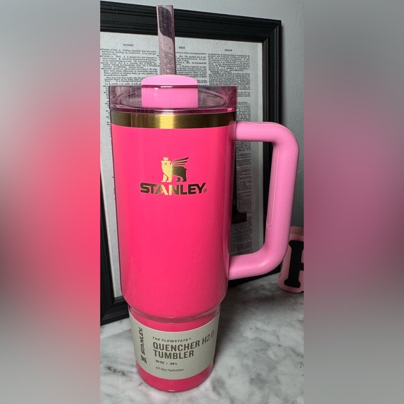 Stanley Other - ✨🆕 Stanley 30 oz Pink Parade Quencher H2.0 FlowState Tumbler